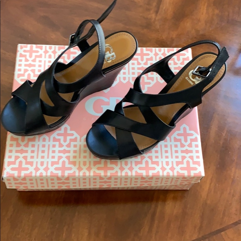 GB black wedges
